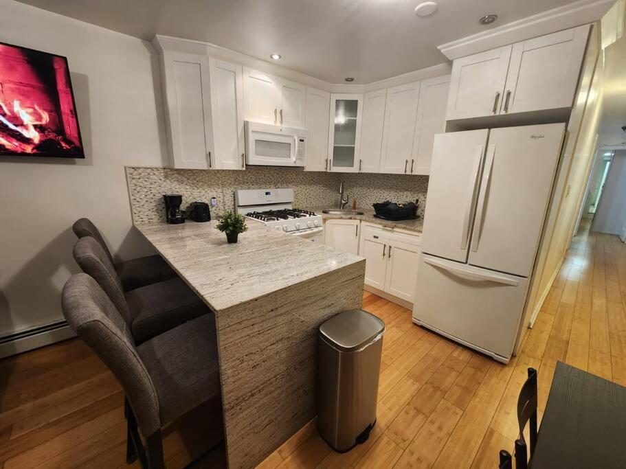 Cosy Modern Home Mins To Nyc! Union City Extérieur photo